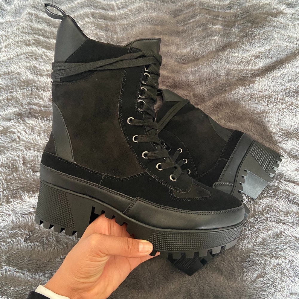 FN Black boots with platforms